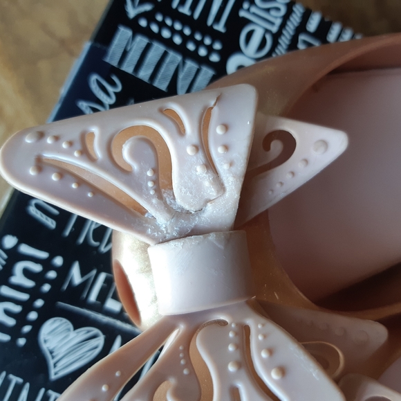 Kids Mini Melissa Shoes - Picture 2 of 2